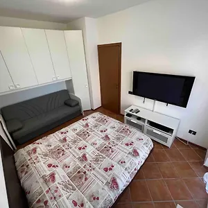 Appartamento Piccolo monolocale confortevole vicino a Milano, Cormano